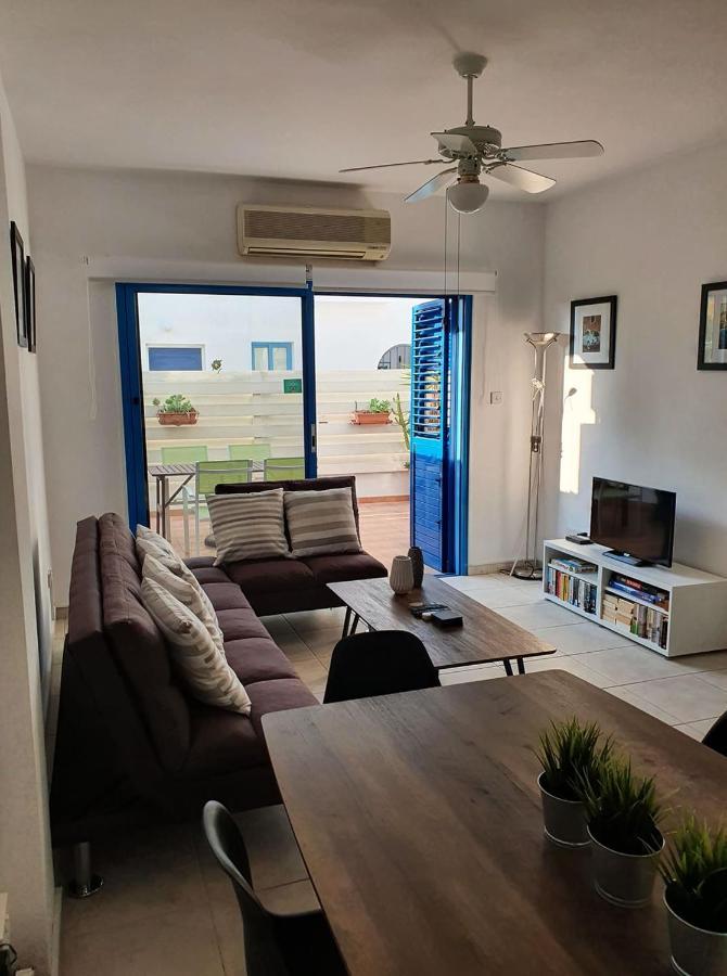 Ferienwohnung Central Gem - 10 Min Walk To The Sea, Harbor And Mall Paphos Exterior foto