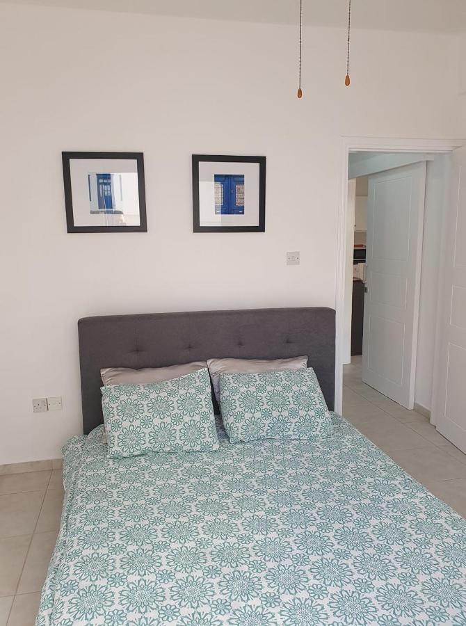 Ferienwohnung Central Gem - 10 Min Walk To The Sea, Harbor And Mall Paphos Exterior foto