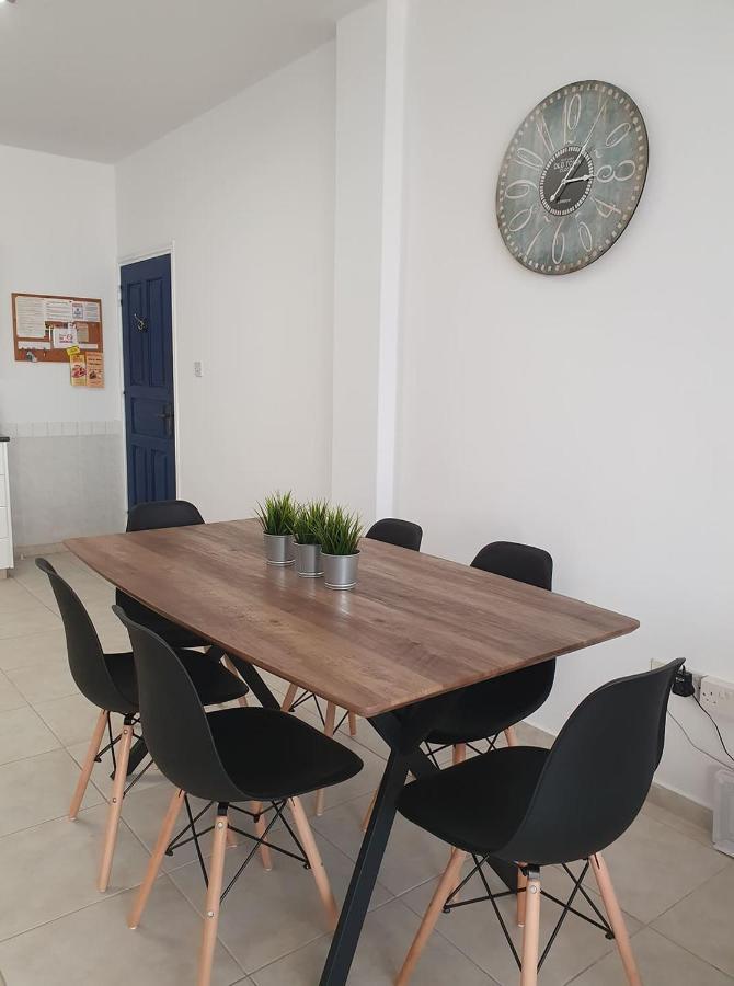 Ferienwohnung Central Gem - 10 Min Walk To The Sea, Harbor And Mall Paphos Exterior foto